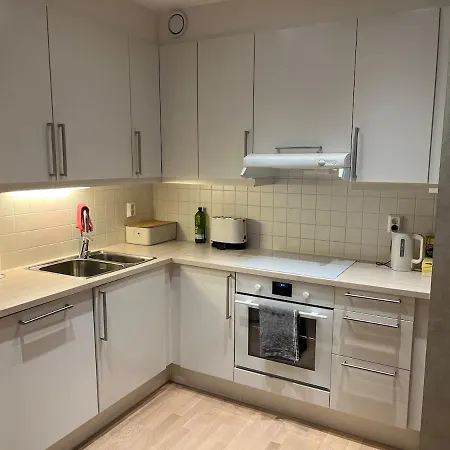 아파트 In Modern Complex Near Old *