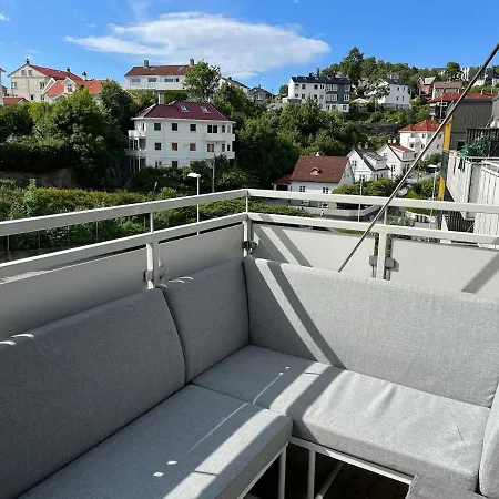 아파트 In Modern Complex Near Old *