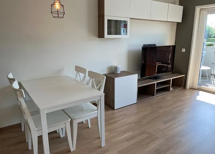 In Modern Complex Near Old Διαμέρισμα *